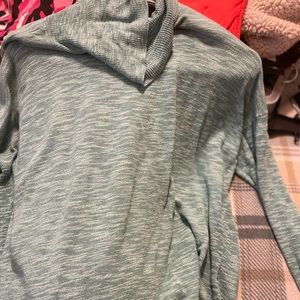 Green turtleneck size XL